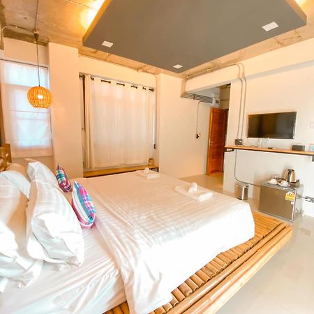 Luck Esan Loft Ξενοδοχείο Ubon Ratchathani Εξωτερικό φωτογραφία