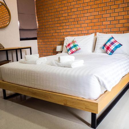Luck Esan Loft Ξενοδοχείο Ubon Ratchathani Εξωτερικό φωτογραφία